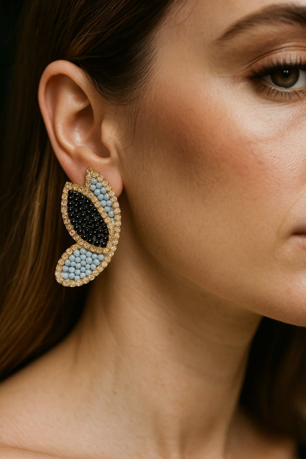 Butterfly Wings Trendy Studs - black - Image 2